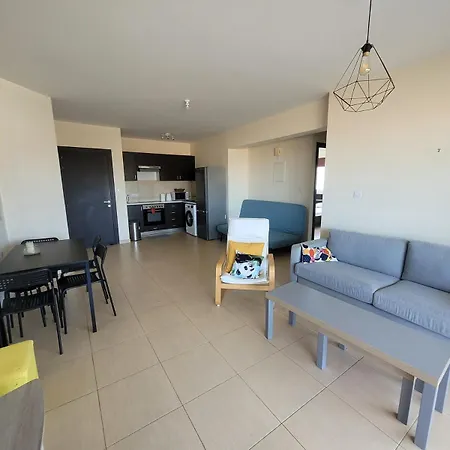 Meneou Apartment Daire